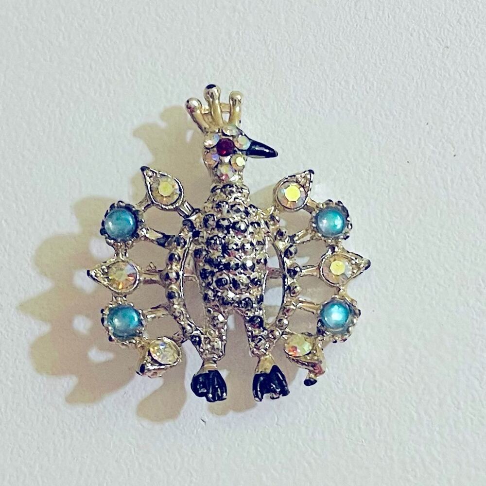 Vtg 60s Aurora Borealis Rhinestone Peacock Bird Brooch Pin Lapel